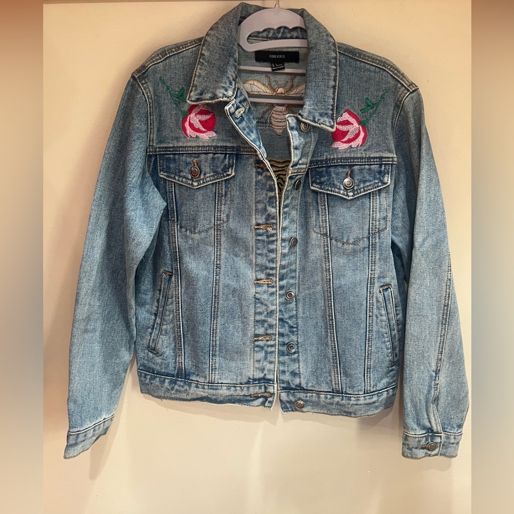 FOREVER 21 Embroidered Denim Jacket with Floral Design Size S